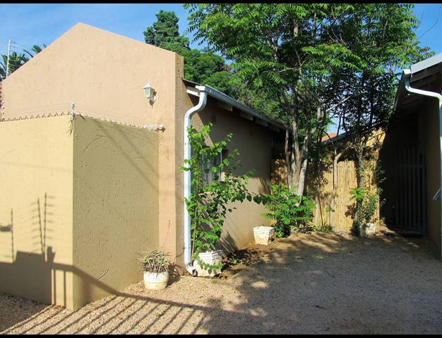 10 BEDROOM HOUSE FOR SALE IN ORCHARDS